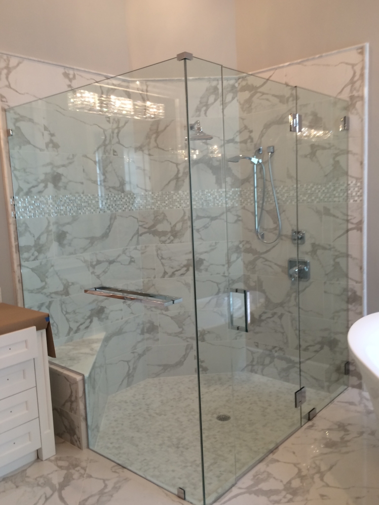 Thick 1/2" Glass shower door with towel bar and clips